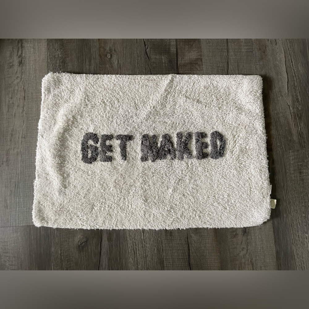 Boutique “get naked” bath mat